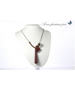 1190_-_collier_rouge_violac_en_bois_trapze_44_cm__20_euros