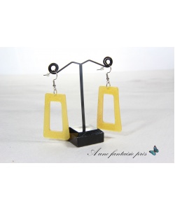 1541_-_boucle_doreille_argent_acier_inoxydable_rectangle_jaune_en_rsine_12_euros