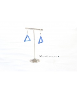 850_bis_-_boucle_doreille_argent_triangle_bleu_paillet_12_euros