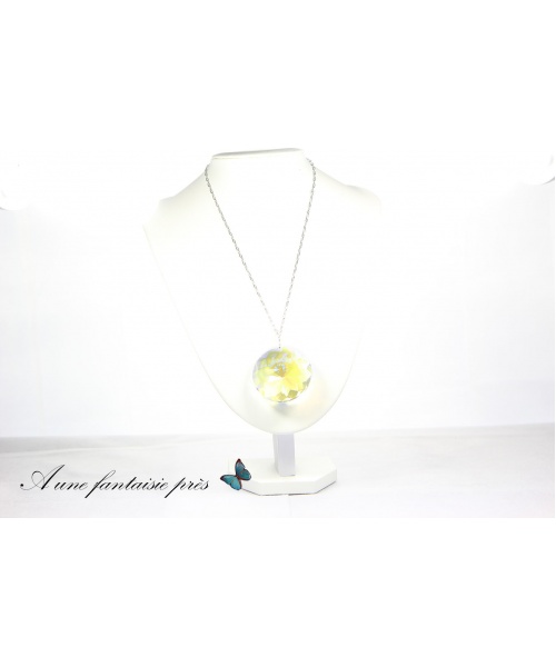 1204_-_collier_acier_inoxydable_pendentif_en_verre_rond_fleurs_transparent_a_facettes__20_euros