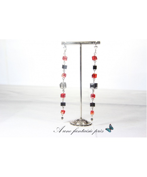 1450_-_boucle_doreille_argent_acier_inoxydable_carr_noir_et_rouge_swarovski_15_euros